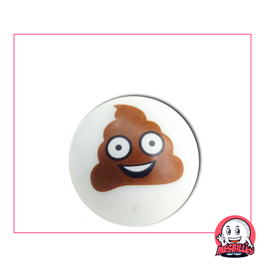 Weiße Murmeln mit einem lächelnden Emoji mit großen Augen